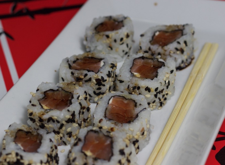 Sushi (hosomaki e uramaki)