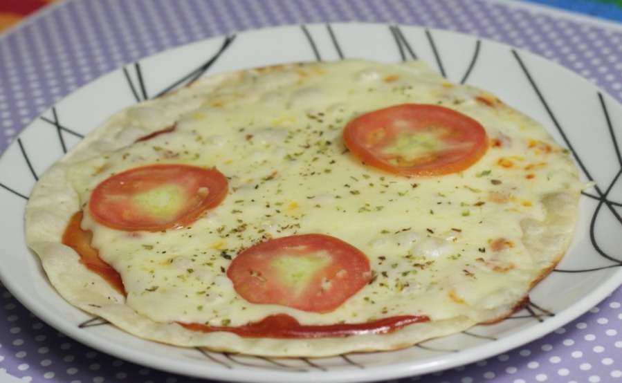 Pizza de frigideira + molho de tomate caseiro