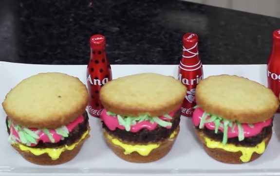 Cupcakes em formato de Cheeseburguer
