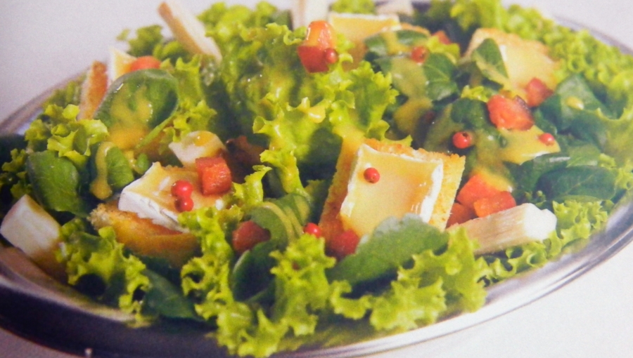 Salada de Palmito e Queijo Brie