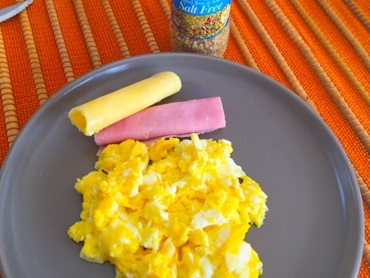 Ovos mexidos de café da manhã