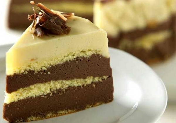 Receita de Bolo Mousse de Chocolate Branco e Preto - Ana ...