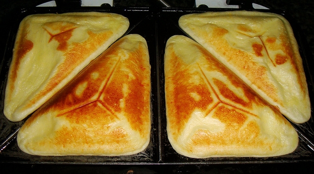 Pão de queijo na sanduicheira