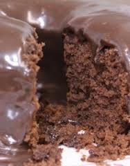 Bolo de chocolate com brigadeiro