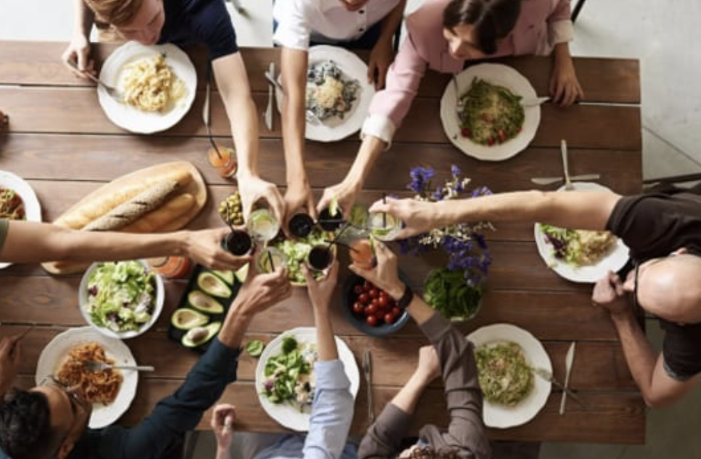 Como preparar um jantar para amigos e familiares?