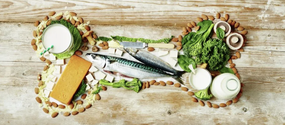 Saúde óssea: 8 alimentos ricos em cálcio e vitamina D para fortalecer seus ossos