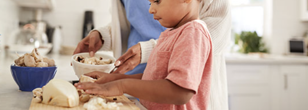 Guia Completo: Como Cozinhar com Crianças de Forma Segura e Divertida